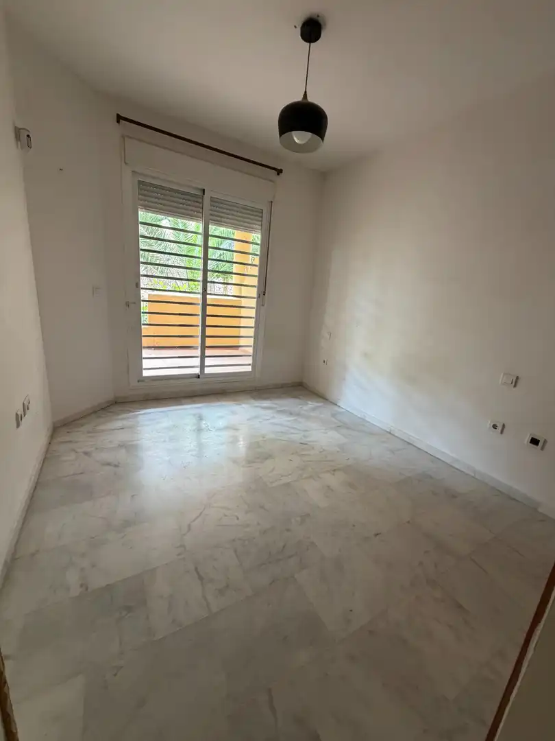 Habitación de Apartamento en venta en Fuengirola con Terraza y Piscina comunitaria