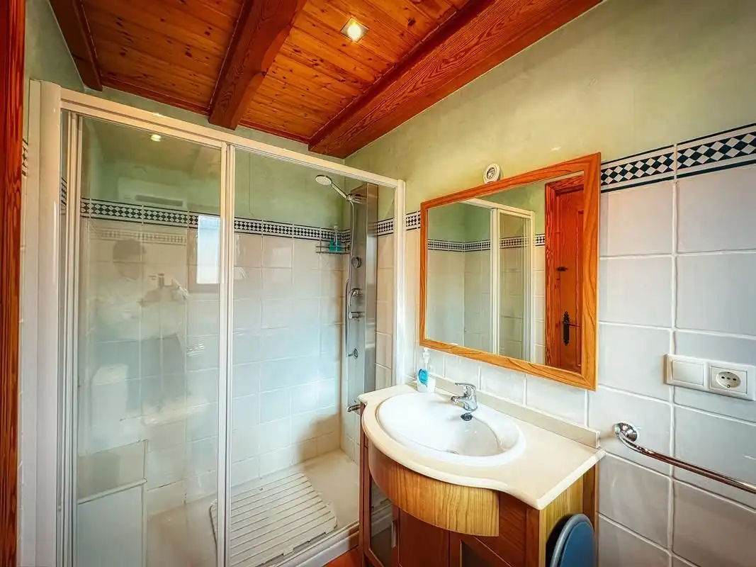 Baño de Casa o chalet en venta en La Vall de Laguar con Aire acondicionado, Calefacción y Jardín privado