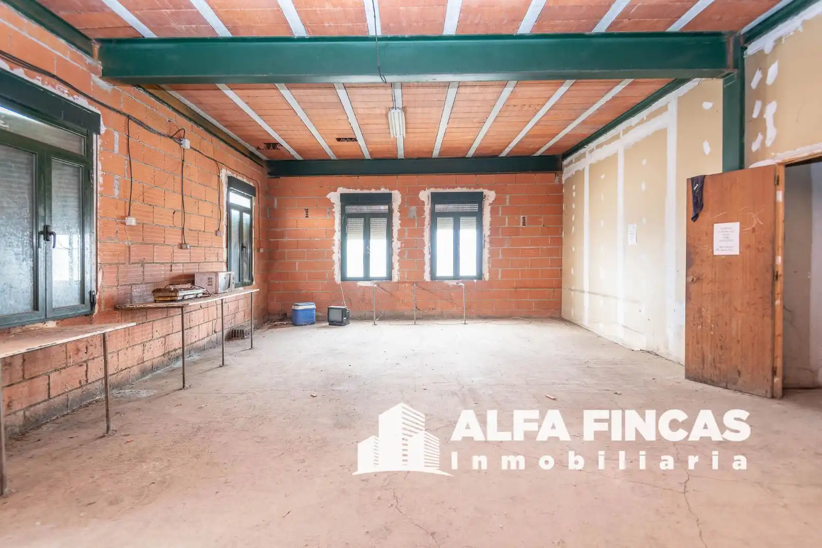 Vista exterior de Nave industrial en venta en San Clemente