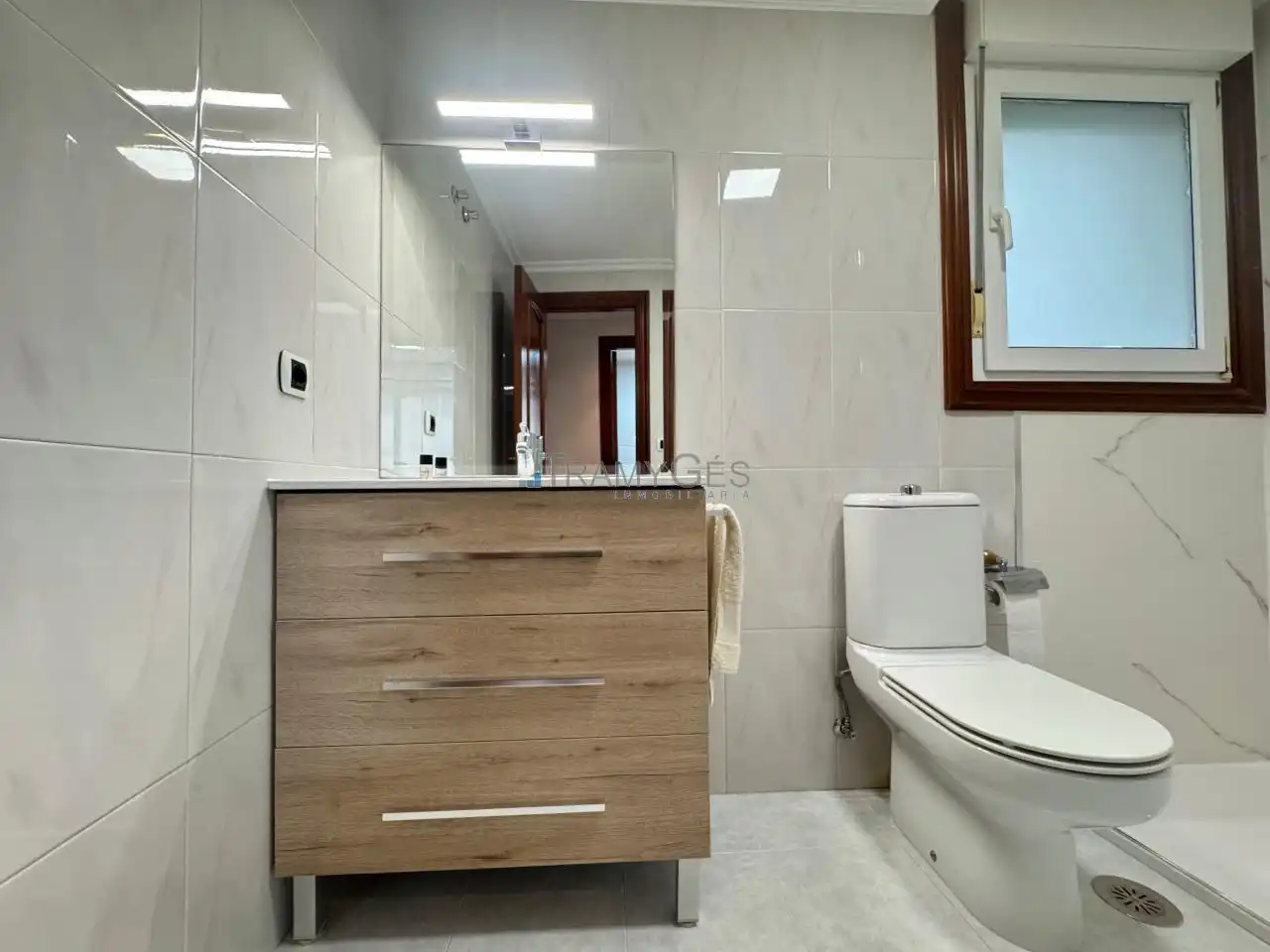 Bathroom of Flat for sale in Vigo   with Heating and Parquet flooring