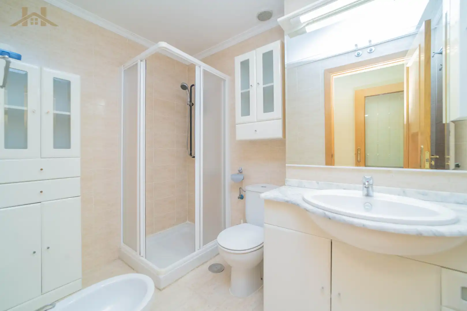 Baño de Piso en venta en Boadilla del Monte con Aire acondicionado, Calefacción y Jardín privado