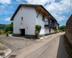 Vista exterior de Casa adosada en venda en Villaviciosa amb Calefacció, Parquet i Terrassa