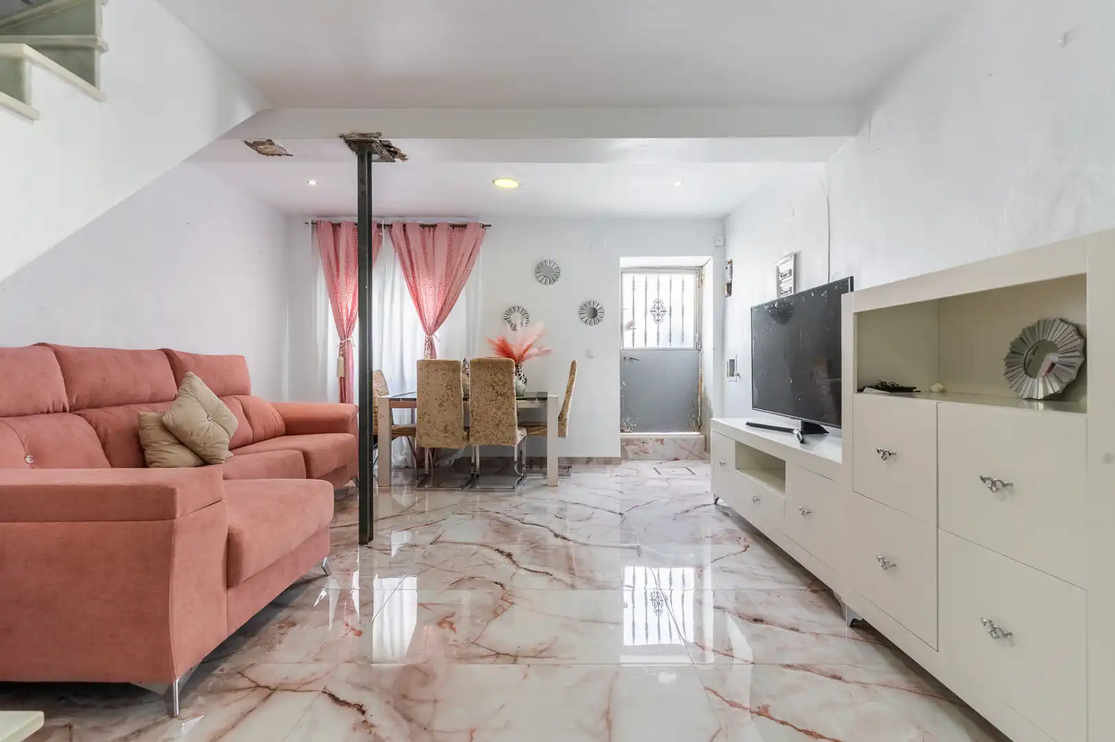 Wohnzimmer von Einfamilien-Reihenhaus zum Verkauf in San Fernando mit Terrasse und Möbliert
