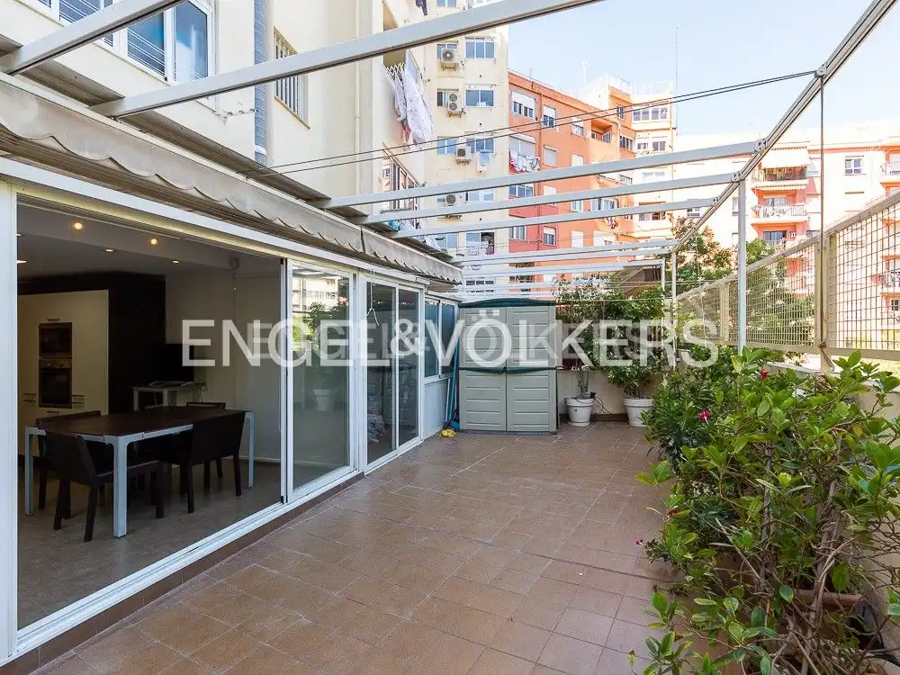 Terrassa de Pis de lloguer en Valencia amb Aire condicionat, Calefacció i Parquet