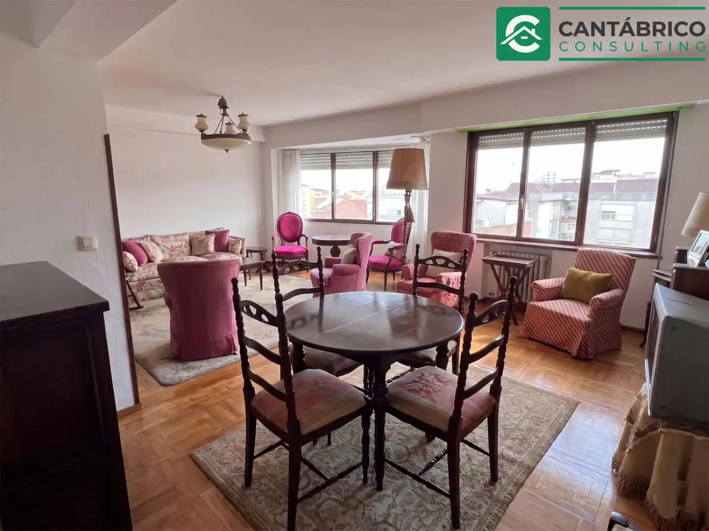 Living room of Flat for sale in Gijón   with Heating, Parquet flooring and Furnished