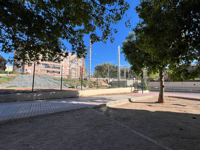 Local comercial en Alquiler en Avinguda de Picassent, 2 en Silla