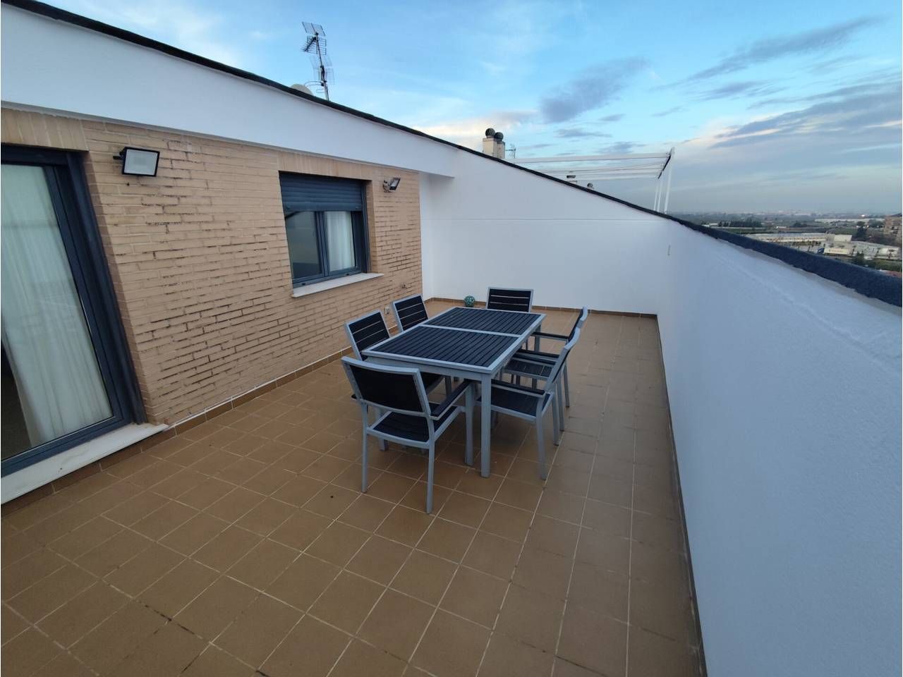 Terrassa de Àtic de lloguer en Picassent amb Aire condicionat, Calefacció i Jardí privat