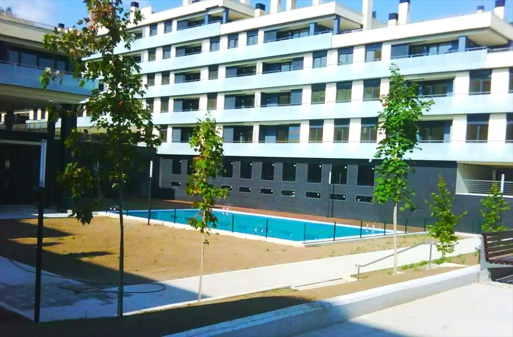 Schwimmbecken von Garage zum Verkauf in Oviedo 