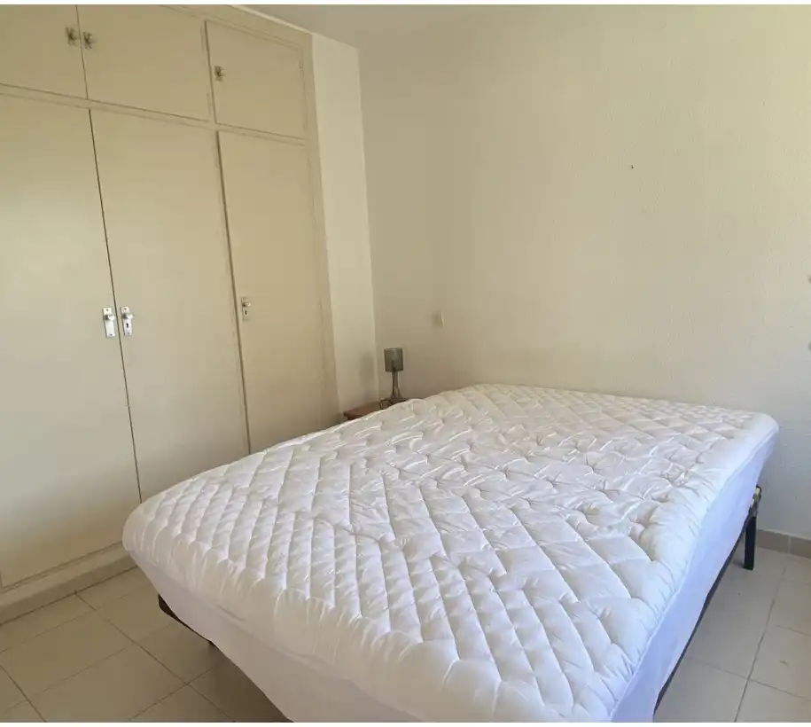 Dormitori de Pis en venda en Marbella amb Terrassa, Moblat i Forn