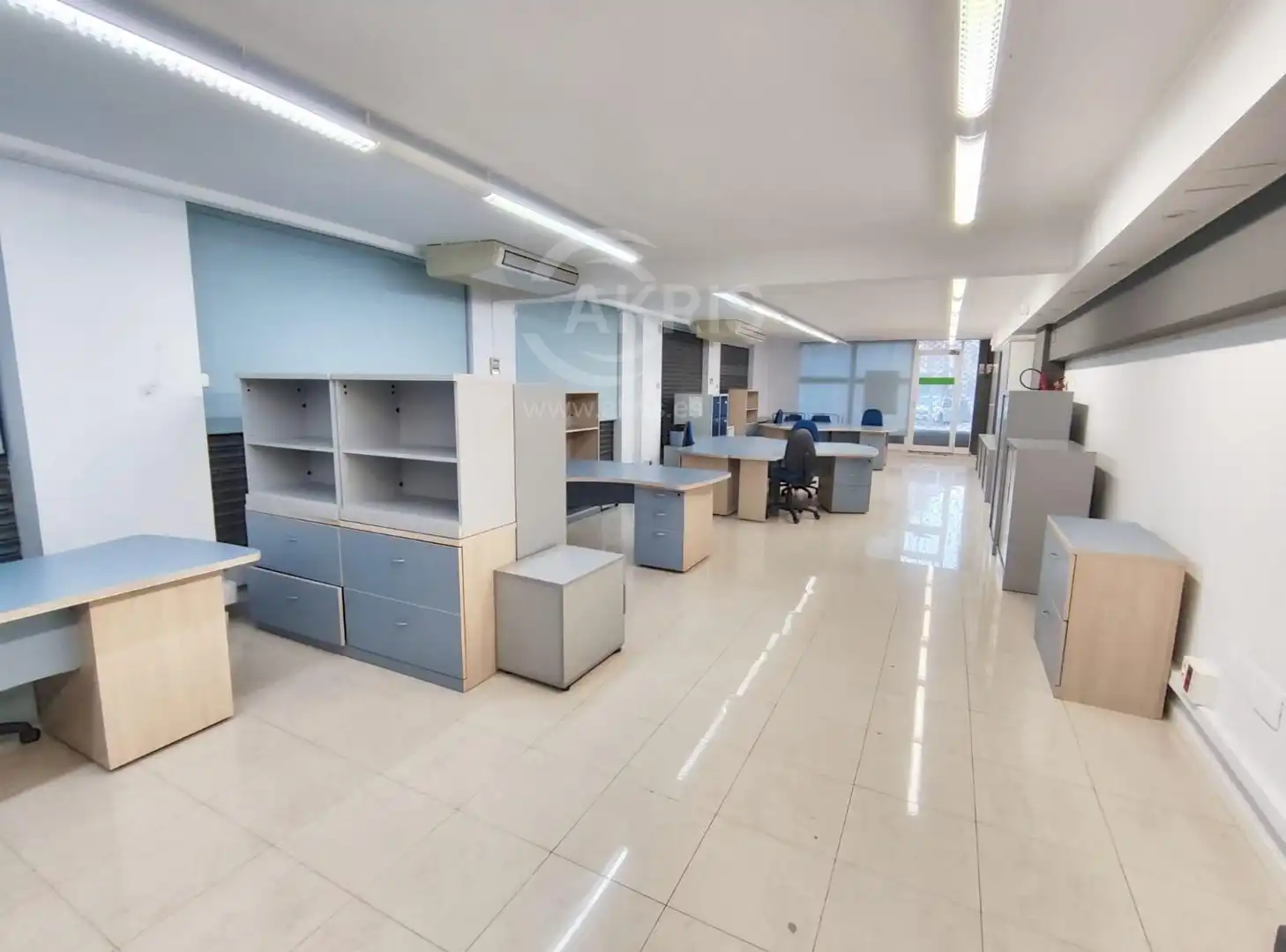 Büro zur Miete in Lloret de Mar mit Klimaanlage, Terrasse und Möbliert