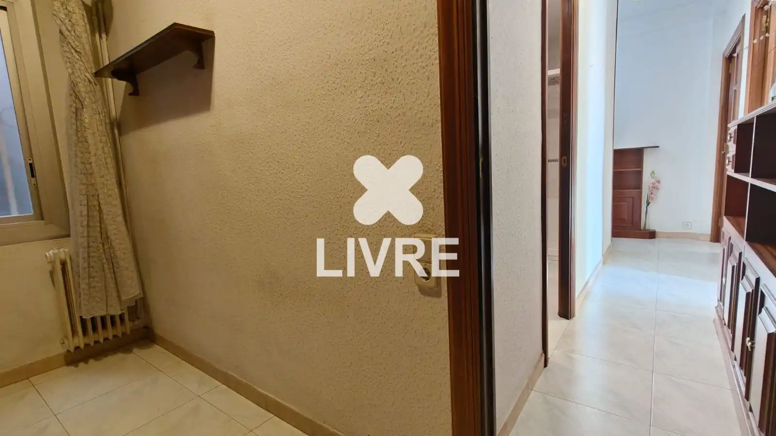 Piso en venta en Barcelona con Calefacción y Balcón