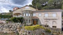 Vista exterior de Casa o xalet en venda en Corbera de Llobregat amb Aire condicionat, Calefacció i Jardí privat