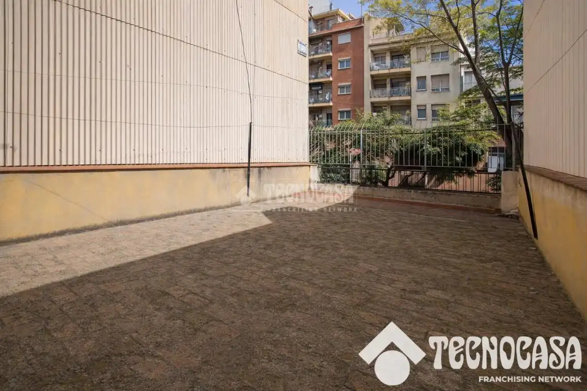 Terrassa de Casa o xalet en venda en Barcelona amb Jardí privat i Terrassa