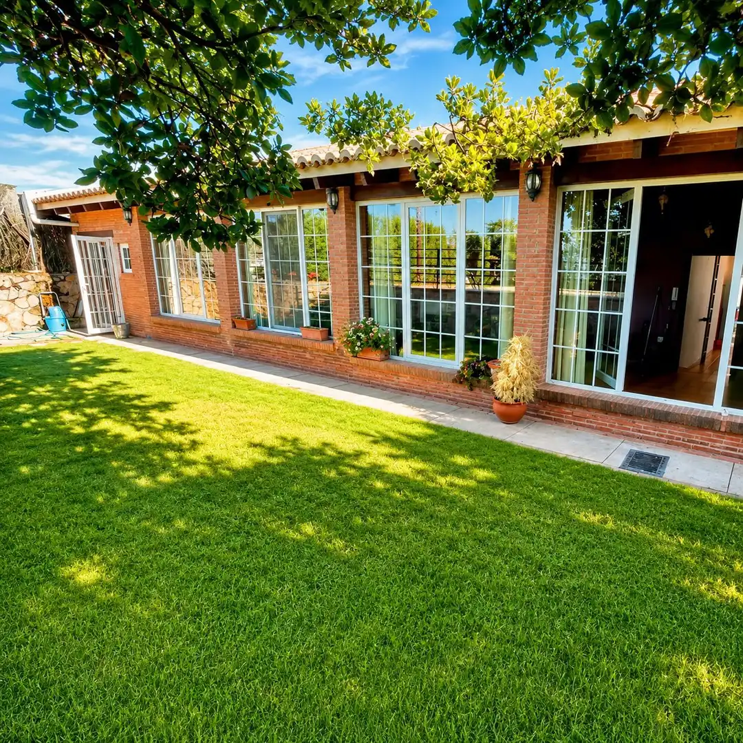 House with pool for sale in Calle de la Cruz Dorada, imagen 2