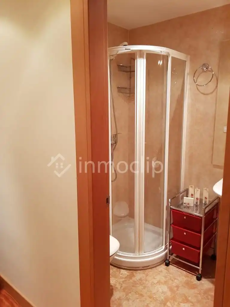 Bathroom of Study for rent in Salamanca  with Heating and Furnished