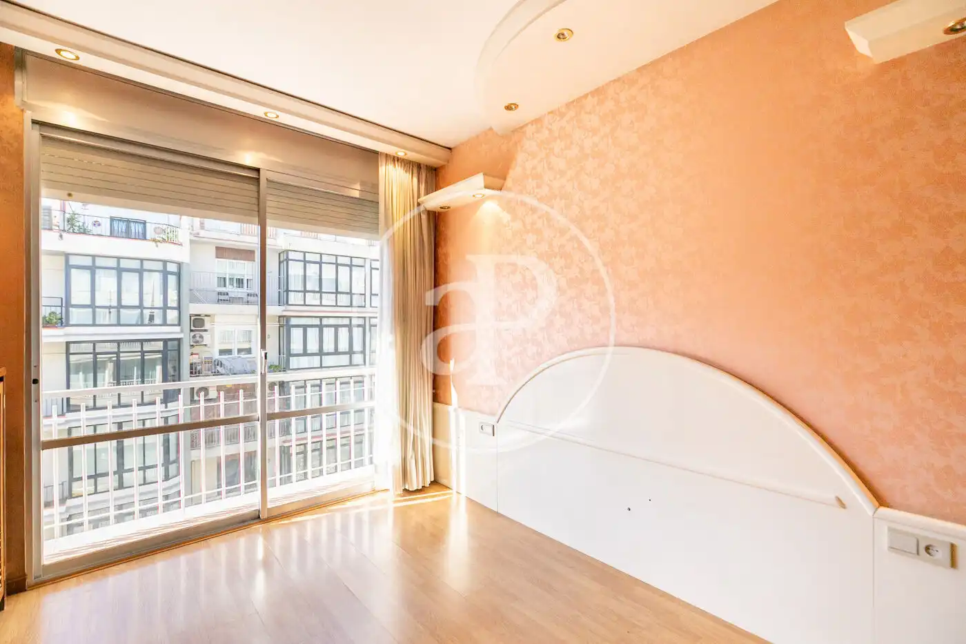 Habitación de Piso en venta en Barcelona con Aire acondicionado, Calefacción y Balcón
