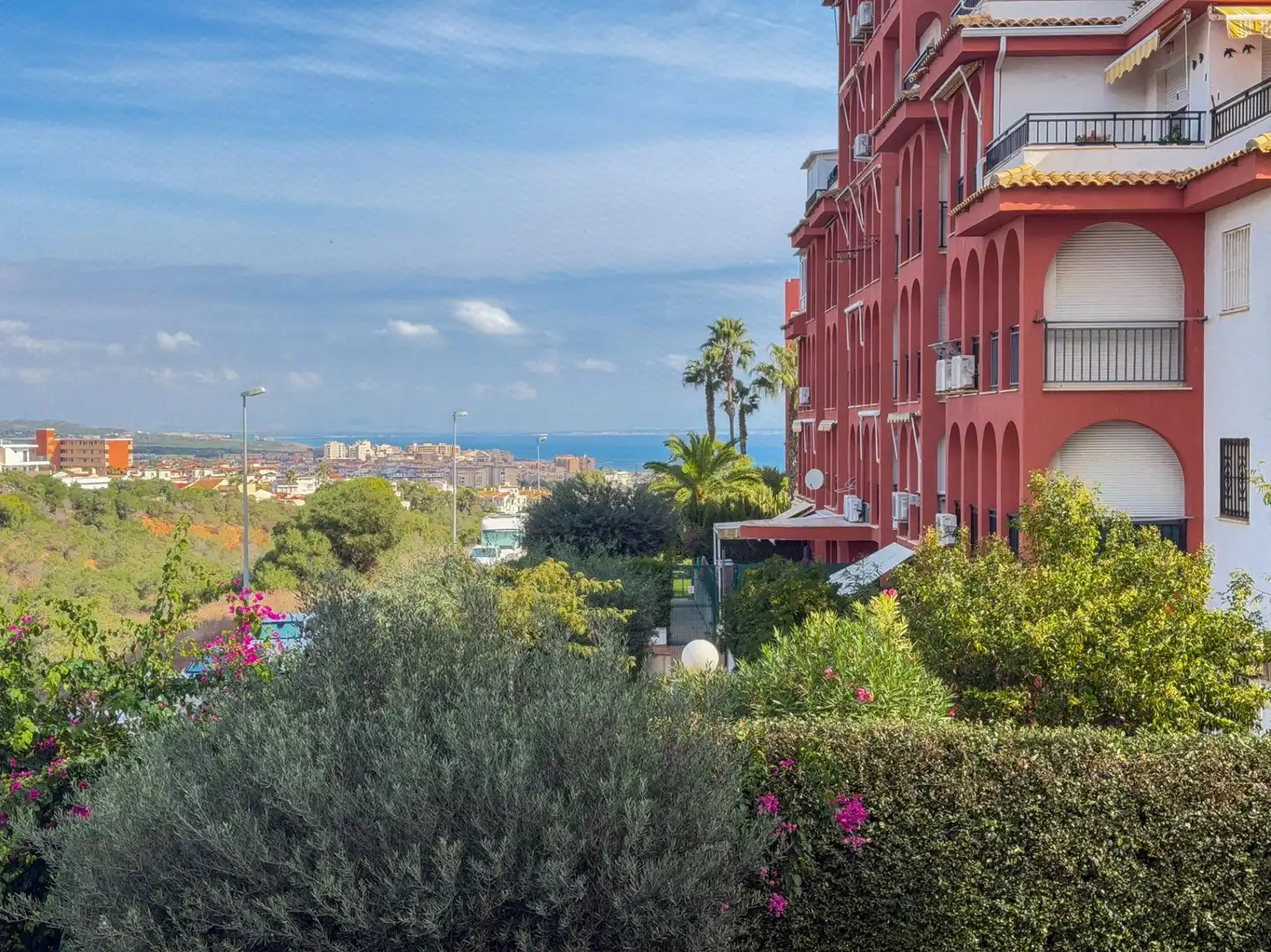 Apartament amb terrassa de lloguer a Calle HELENA 2, imagen 24