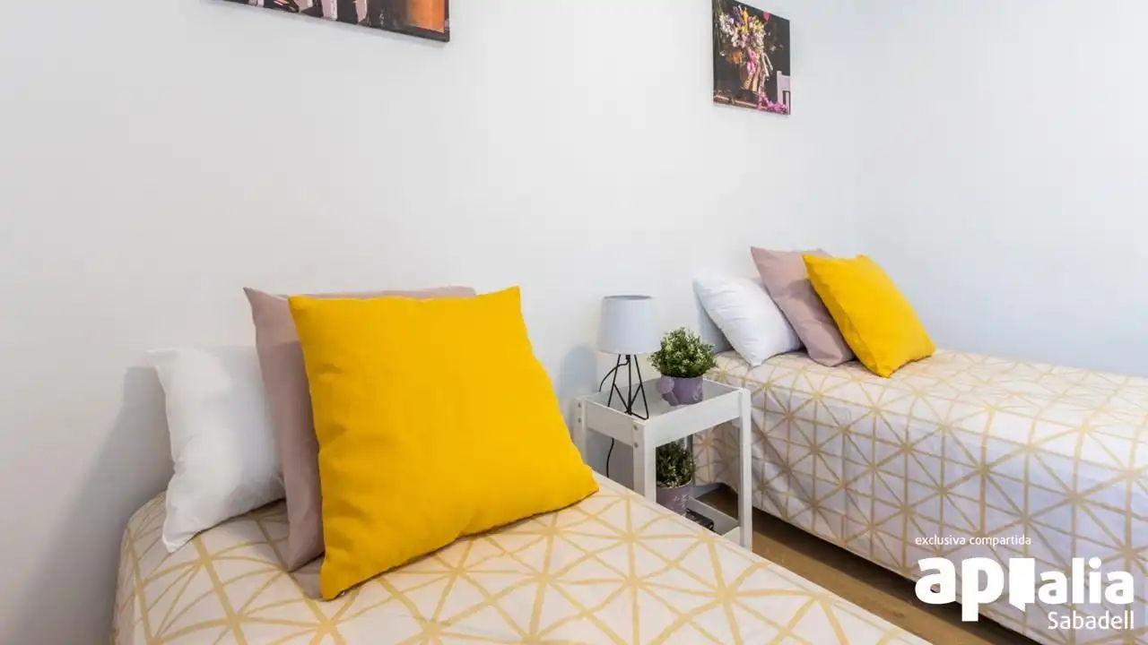 Habitación de Piso en venta en Sabadell con Aire acondicionado, Calefacción y Parquet