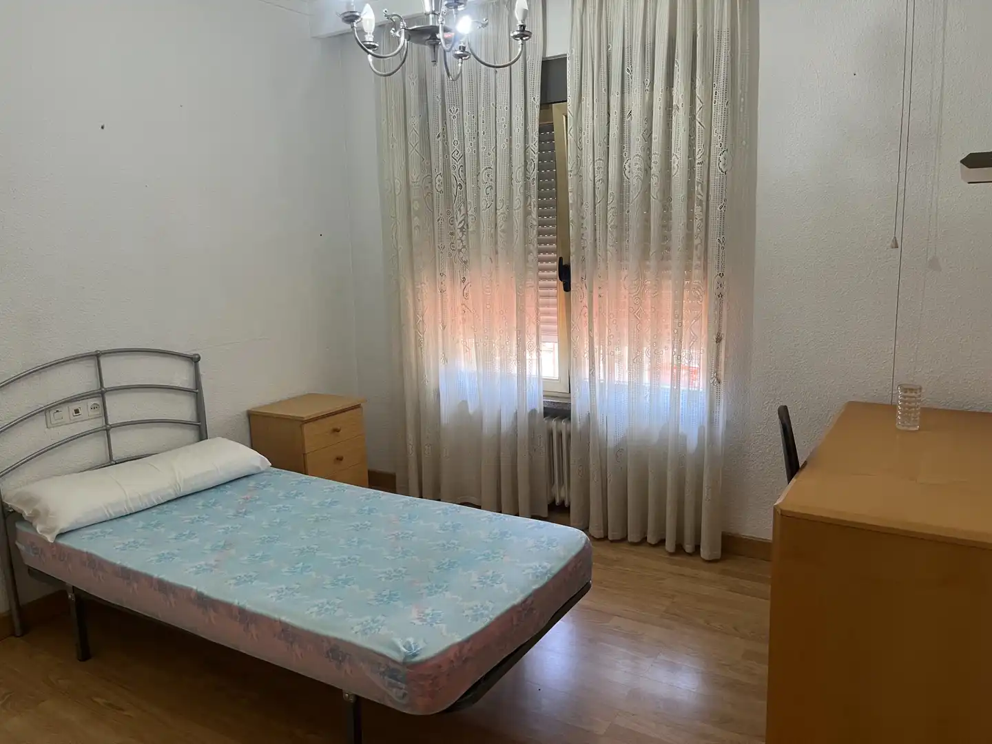 Bedroom of Flat for sale in Salamanca  with Heating, Parquet flooring and Furnished