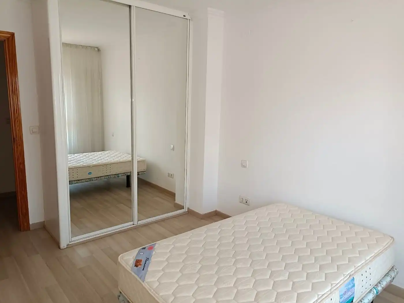 Flat for rent in Avenida CADIZ, Barrio de Zaidín