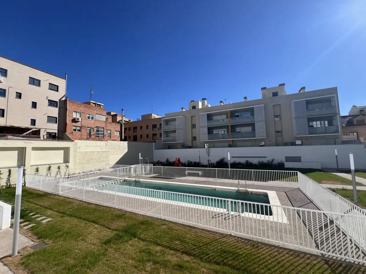 Piscina de Pis en venda en Zaragoza amb Aire condicionat, Calefacció i Terrassa