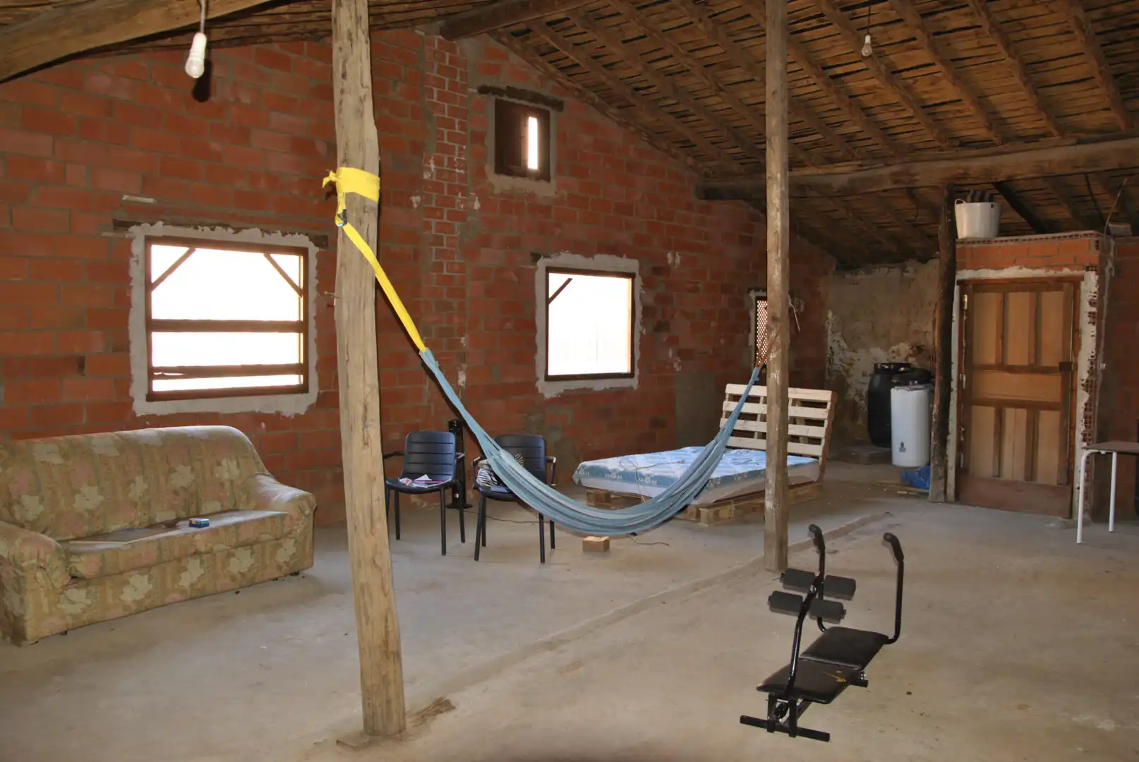 Sala d'estar de Finca rústica en venda en Robledillo de Gata amb Aire condicionat, Calefacció i Jardí privat