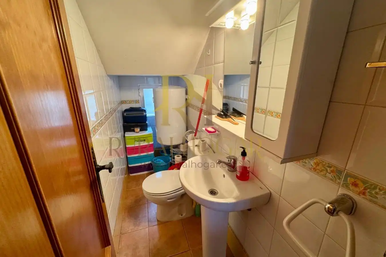 Bathroom of Houses for sale in Molina de Aragón  with Private garden, Parquet flooring and Storage room