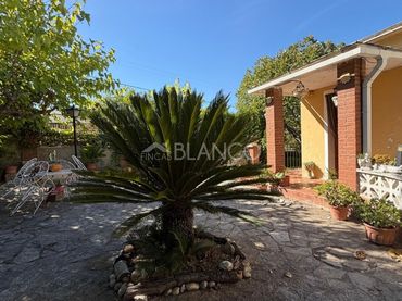 Haus mit Garten zum Verkauf in Piera