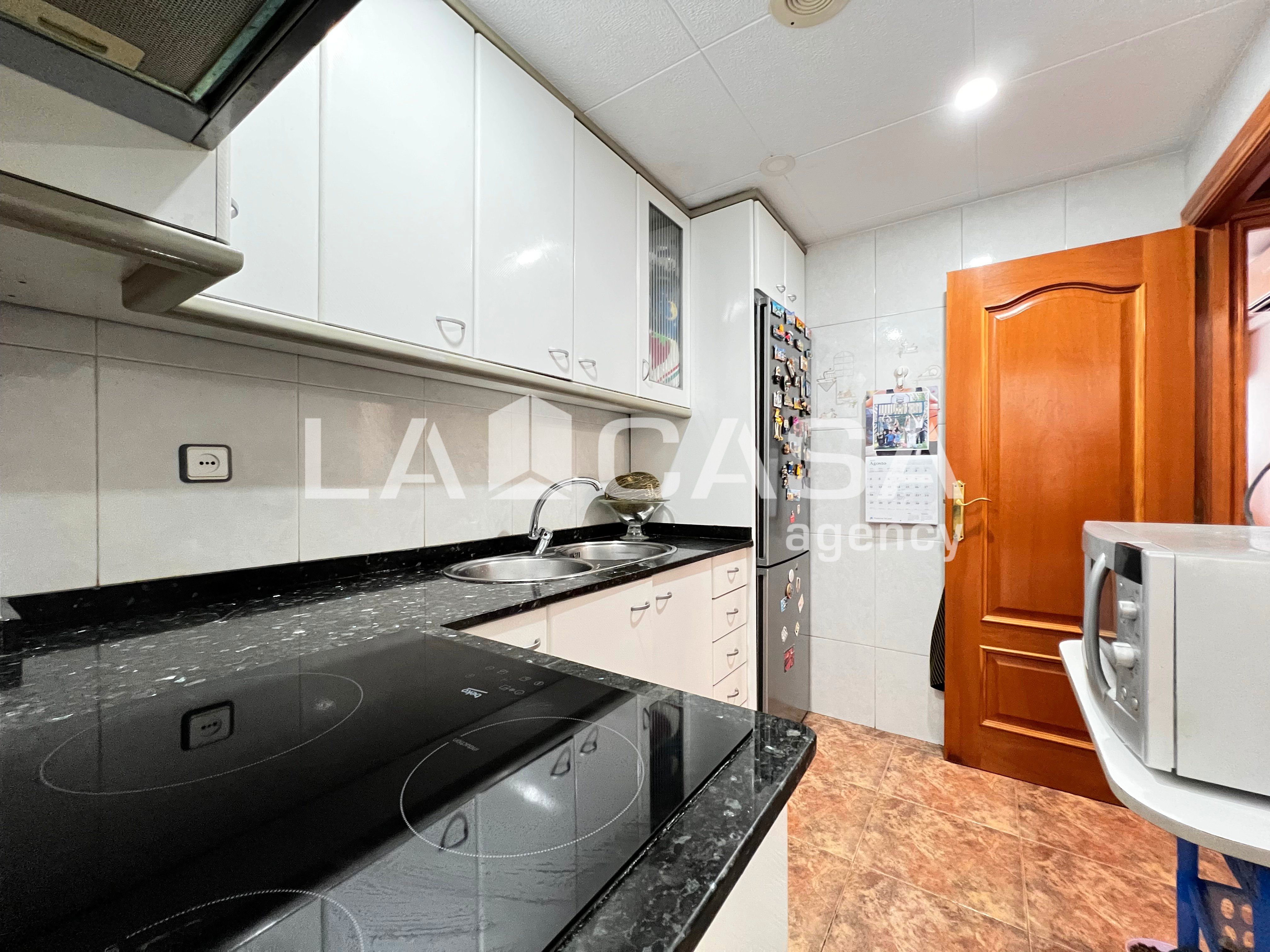 Kitchen of Flat for sale in Badalona  with Balcony