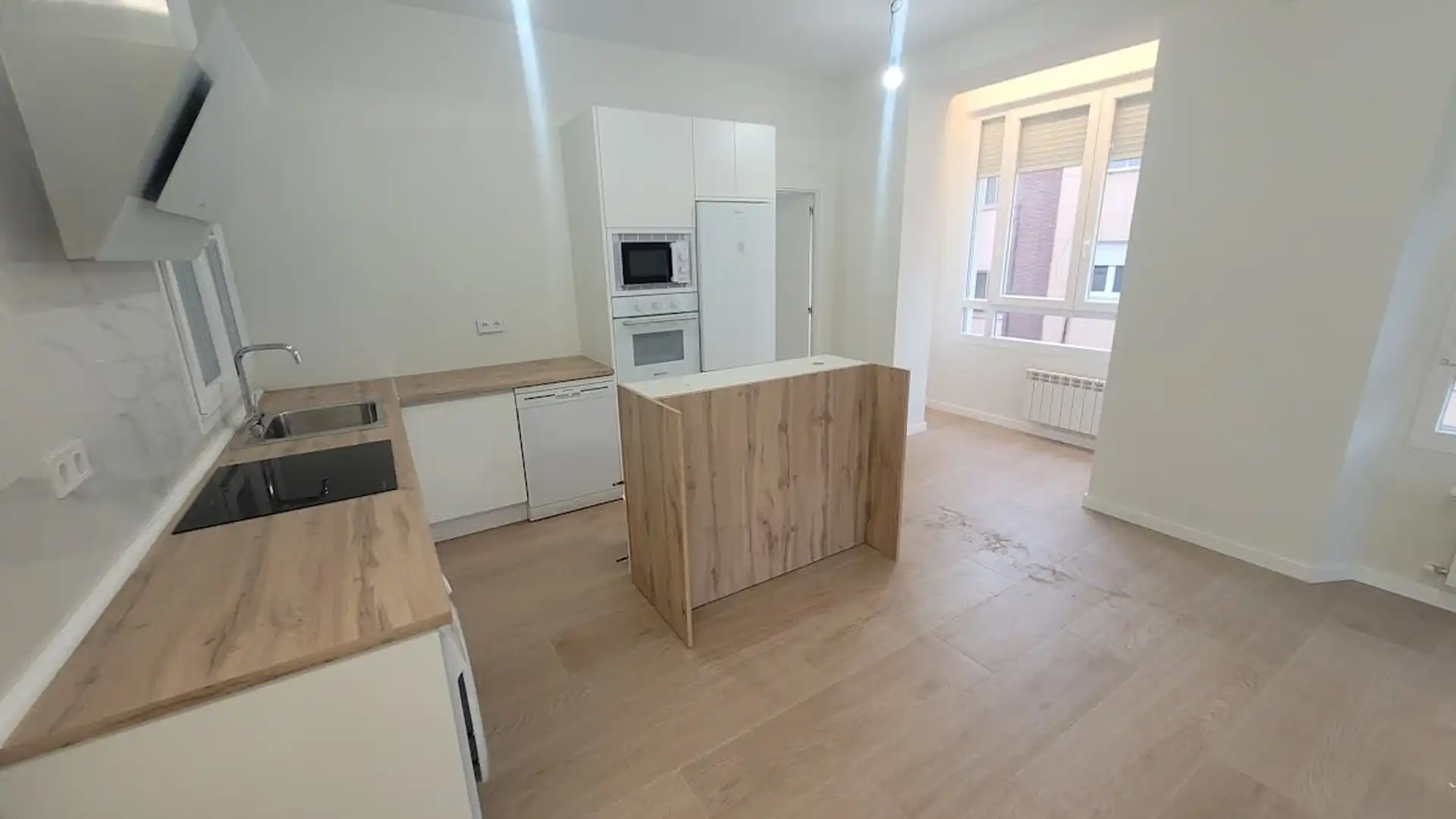 Küche von Wohnung zur Miete in Valladolid Capital mit Heizung, Parkett und Ofen