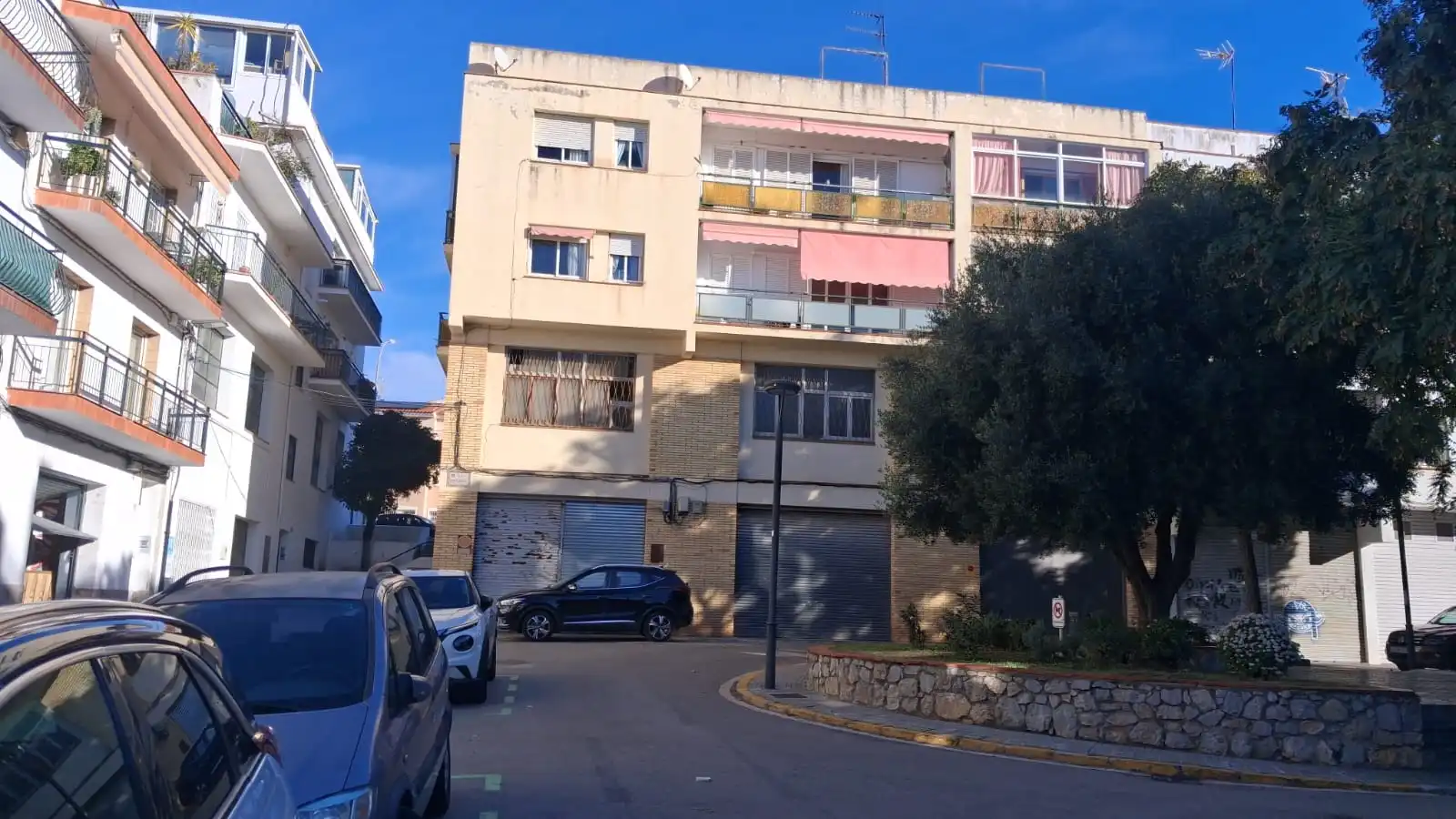 Vista exterior de Local de lloguer en Sitges amb Aire condicionat i Alarma