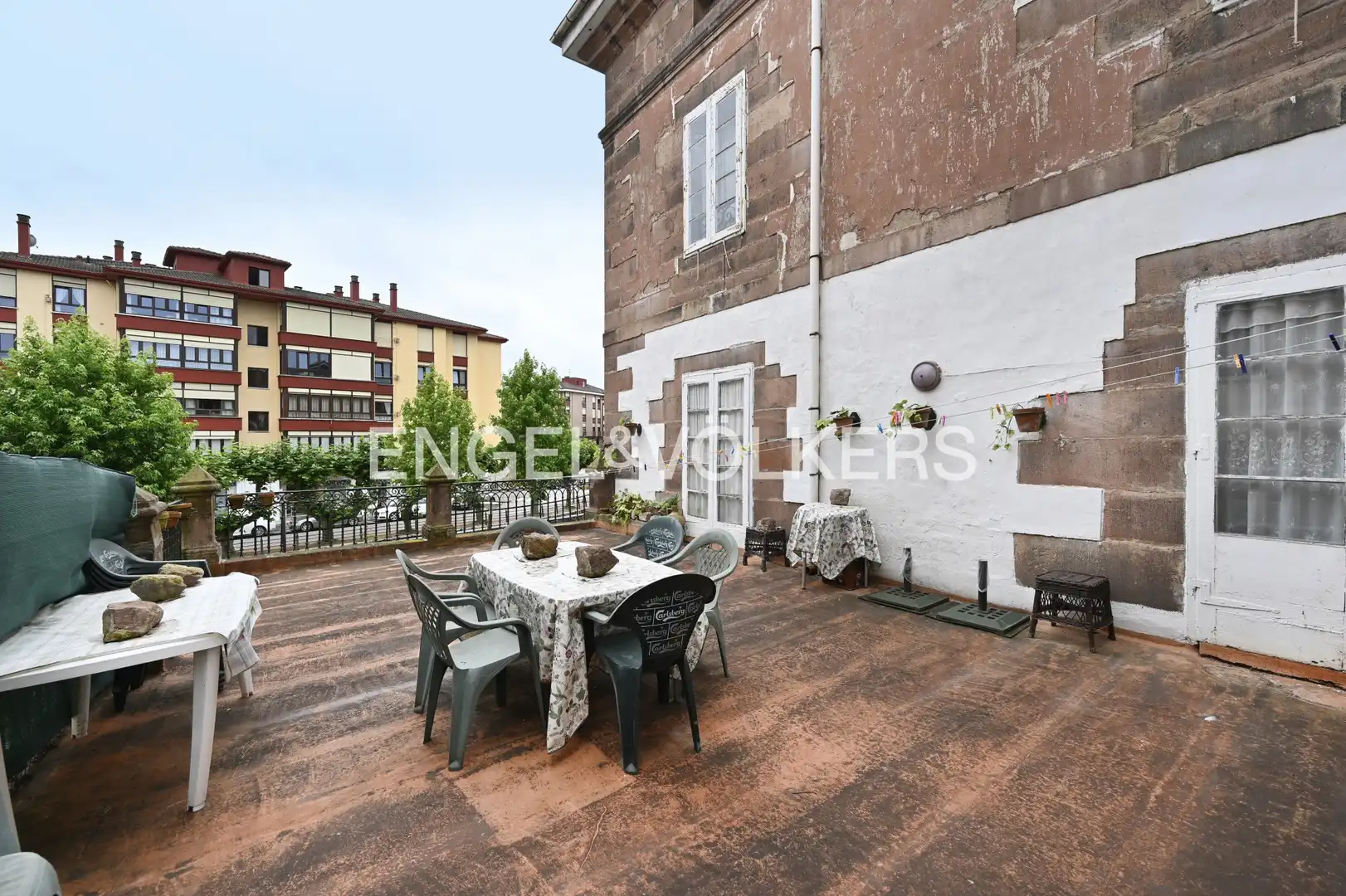 Terraza de Casa o chalet en venta en Cabezón de la Sal con Calefacción y Jardín privado