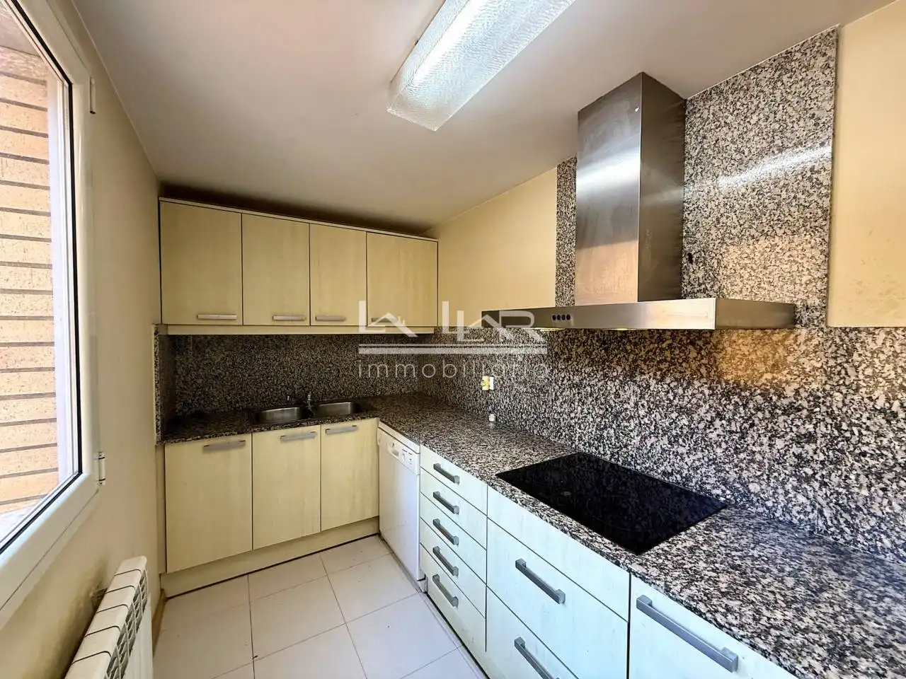 Cocina de Piso en venta en Vic con Calefacción, Parquet y Terraza