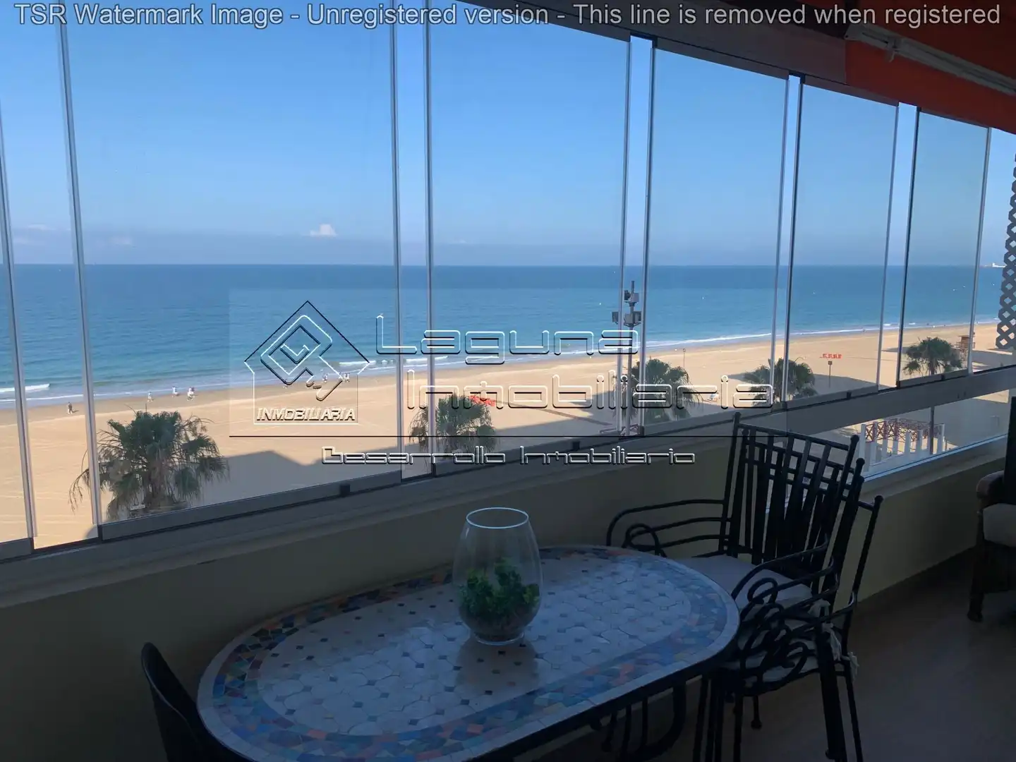 Terrasse von Wohnung zum Verkauf in Cádiz mit Klimaanlage, Terrasse und Abstellraum