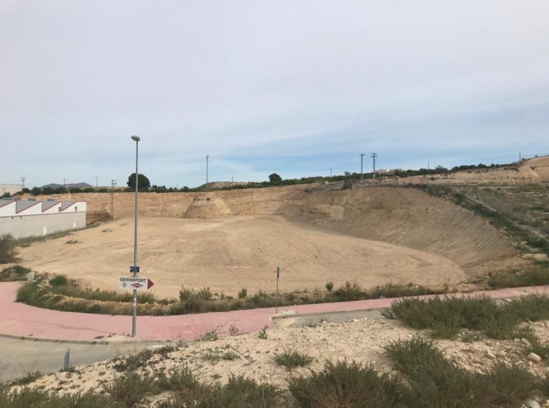 Terreny industrial en venda en Beniel