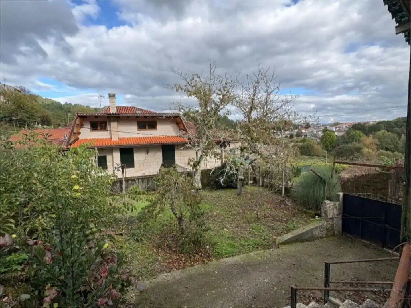 Vista exterior de Casa o xalet en venda en Carballeda de Avia