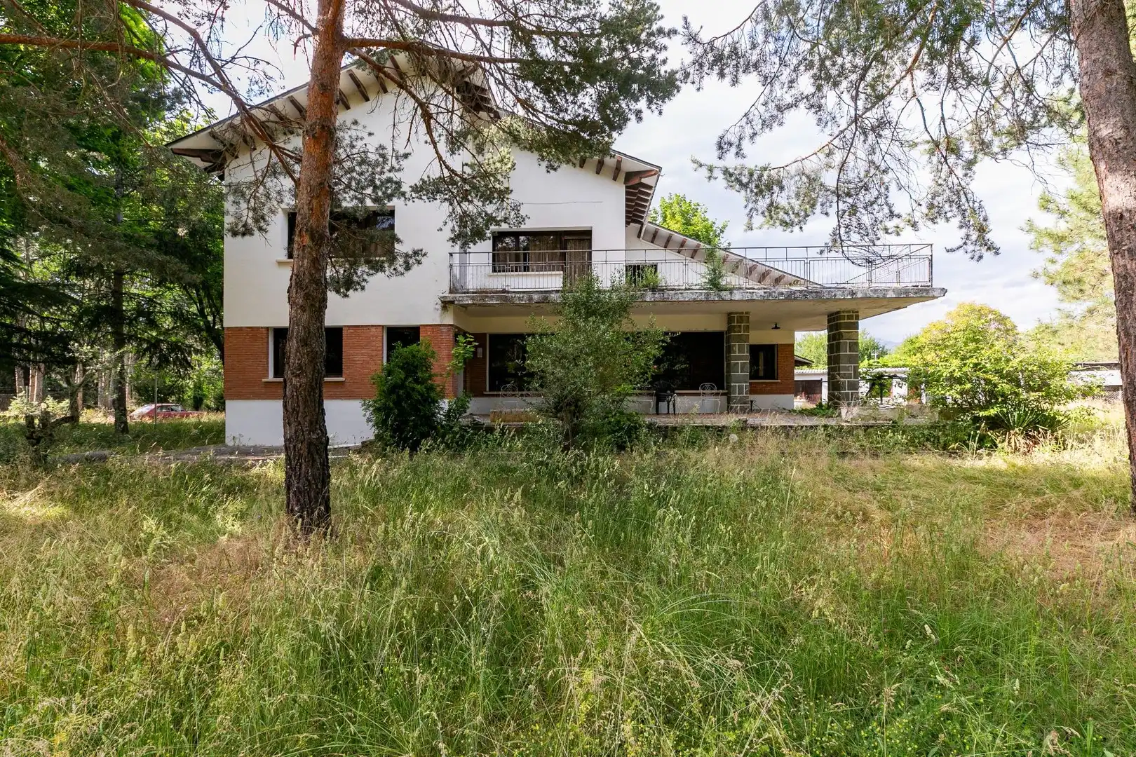 Außenansicht von Country house zum Verkauf in Sabiñánigo mit Heizung, Privatgarten und Terrasse