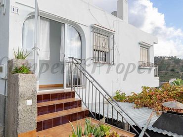 Casa amb balcó en venda a Cómpeta