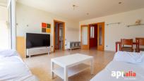 Living room of Flat for sale in Roda de Berà  with Terrace and Balcony