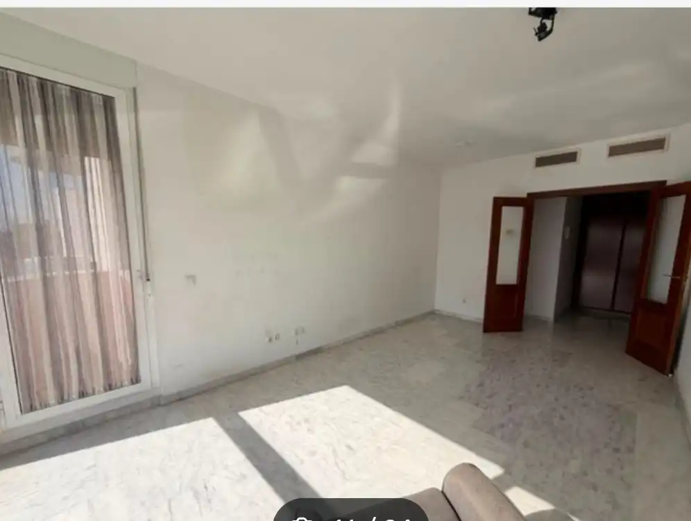 Habitación de Piso en venta en Sevilla con Aire acondicionado, Jardín privado y Terraza