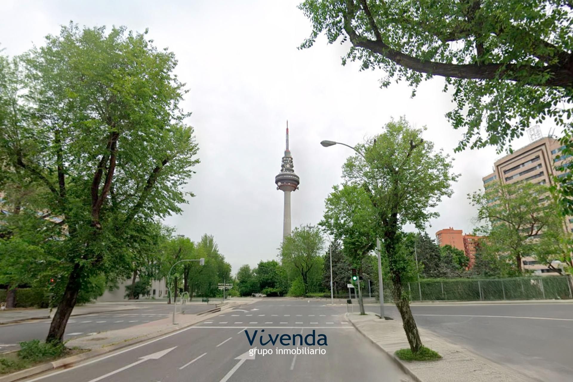Exterior view of Flat for sale in  Madrid Capital  with Heating