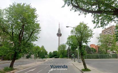Exterior view of Flat for sale in  Madrid Capital  with Heating