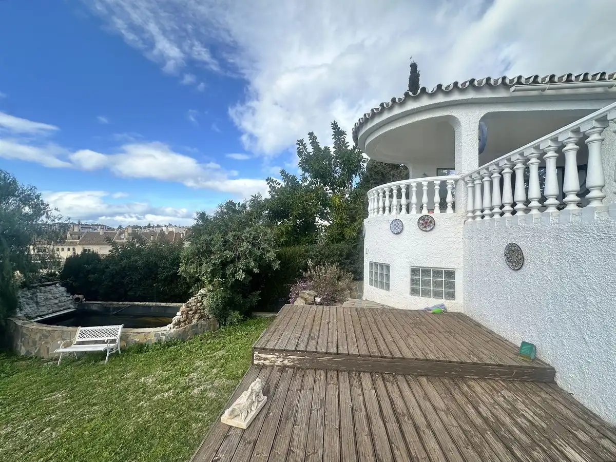 Jardí de Casa o xalet en venda en Motril amb Calefacció, Terrassa i Traster