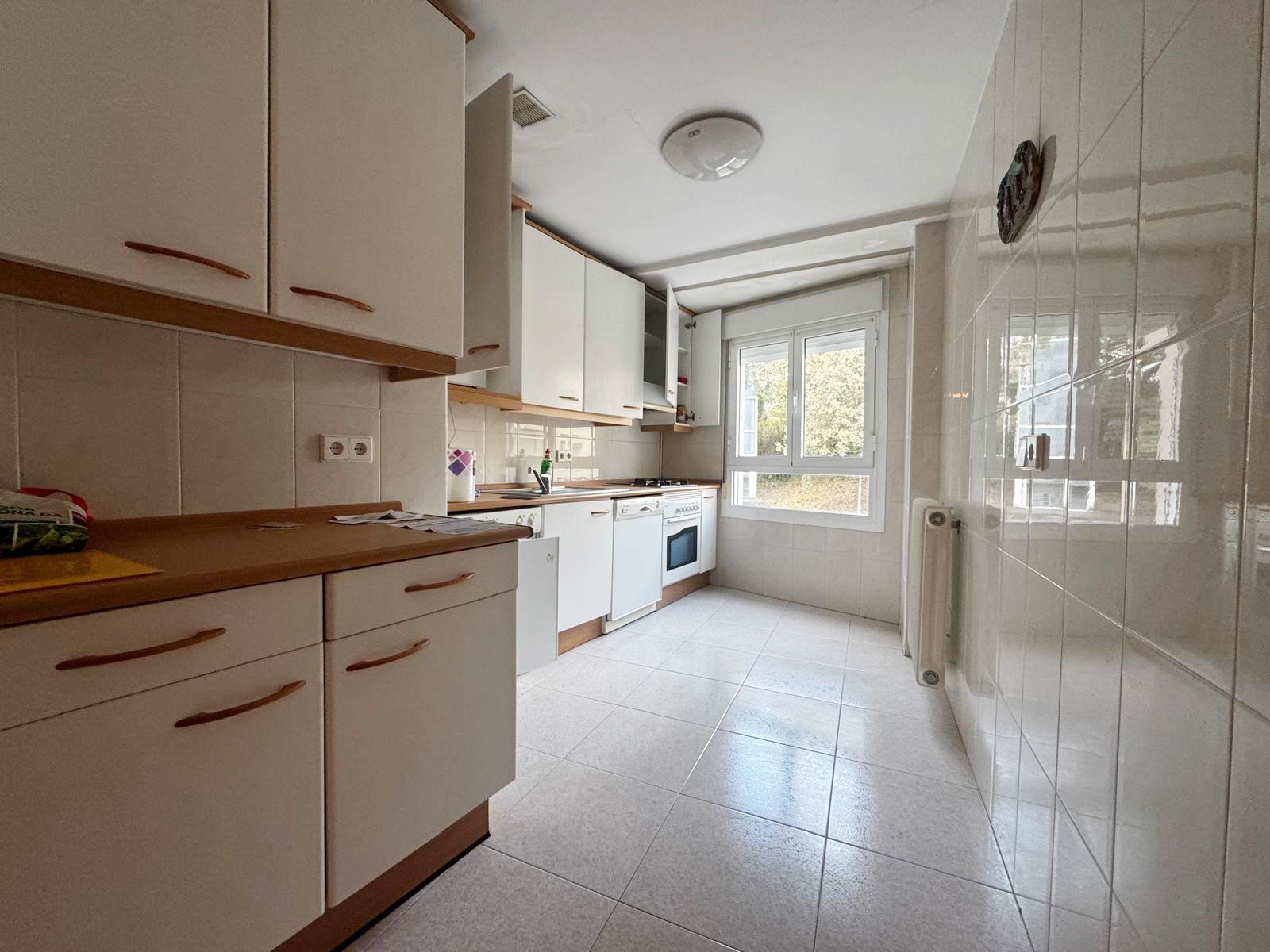 Cocina de Piso en venta en Zizurkil con Calefacción, Parquet y Trastero