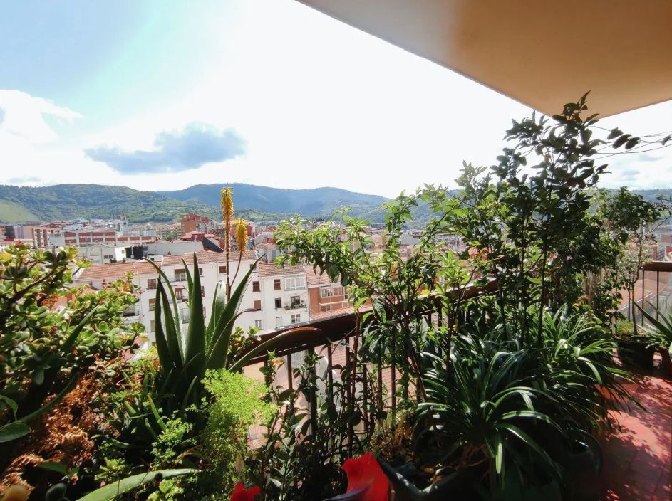 Terrassa de Pis en venda en Bilbao  amb Calefacció, Terrassa i Moblat