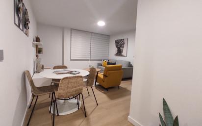Living room of Flat for sale in Malpica de Bergantiños  with Parquet flooring and Community pool
