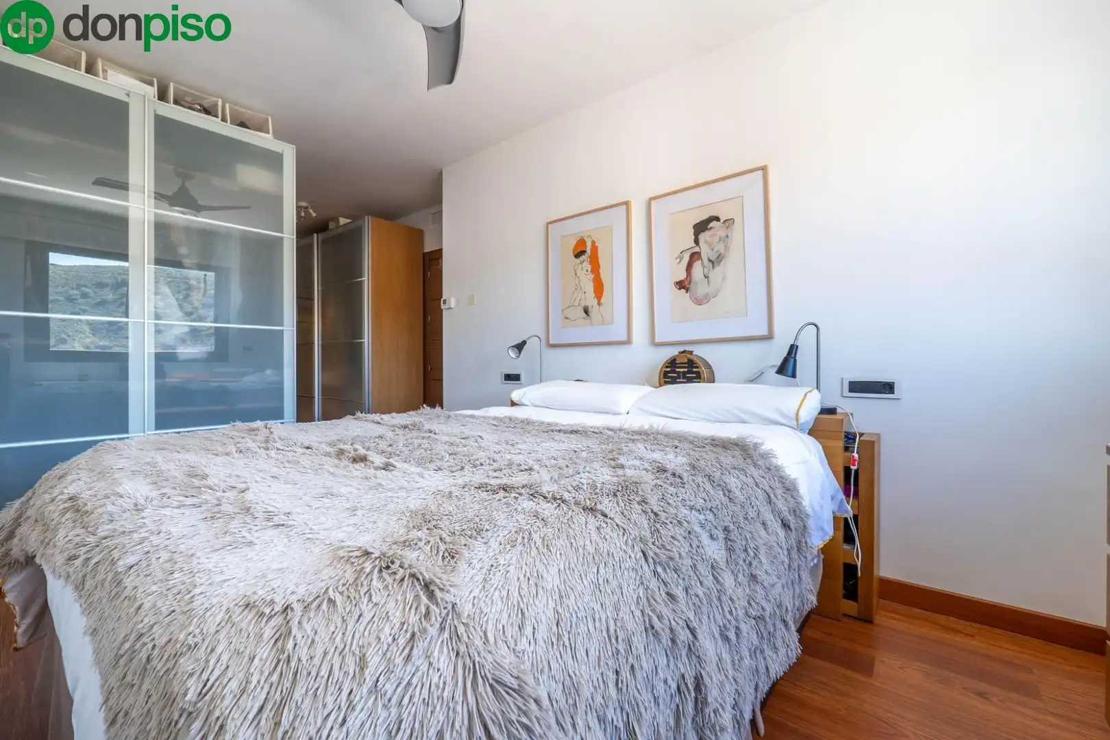 Schlafzimmer von Einfamilien-Reihenhaus zum Verkauf in Granada mit Klimaanlage und Terrasse