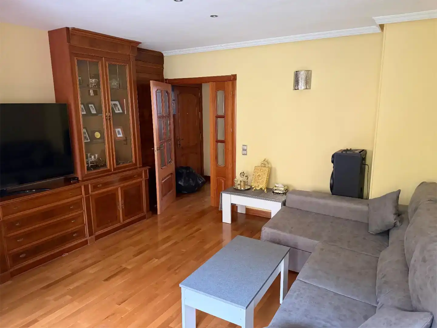 Sala d'estar de Pis en venda en Leganés amb Aire condicionat, Jardí privat i Parquet
