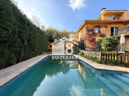 Vista exterior de Casa o xalet en venda en Cabrils amb Calefacció, Jardí privat i Terrassa