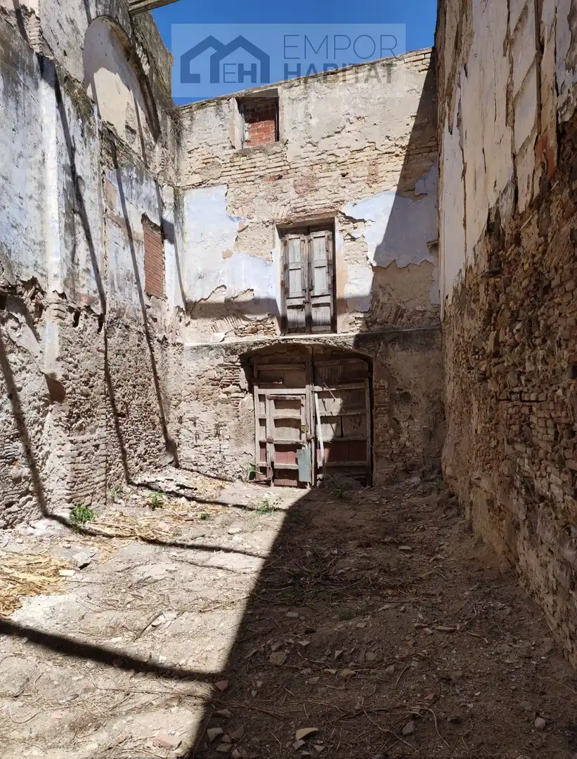 Vista exterior de Casa adosada en venta en Castelló d'Empúries
